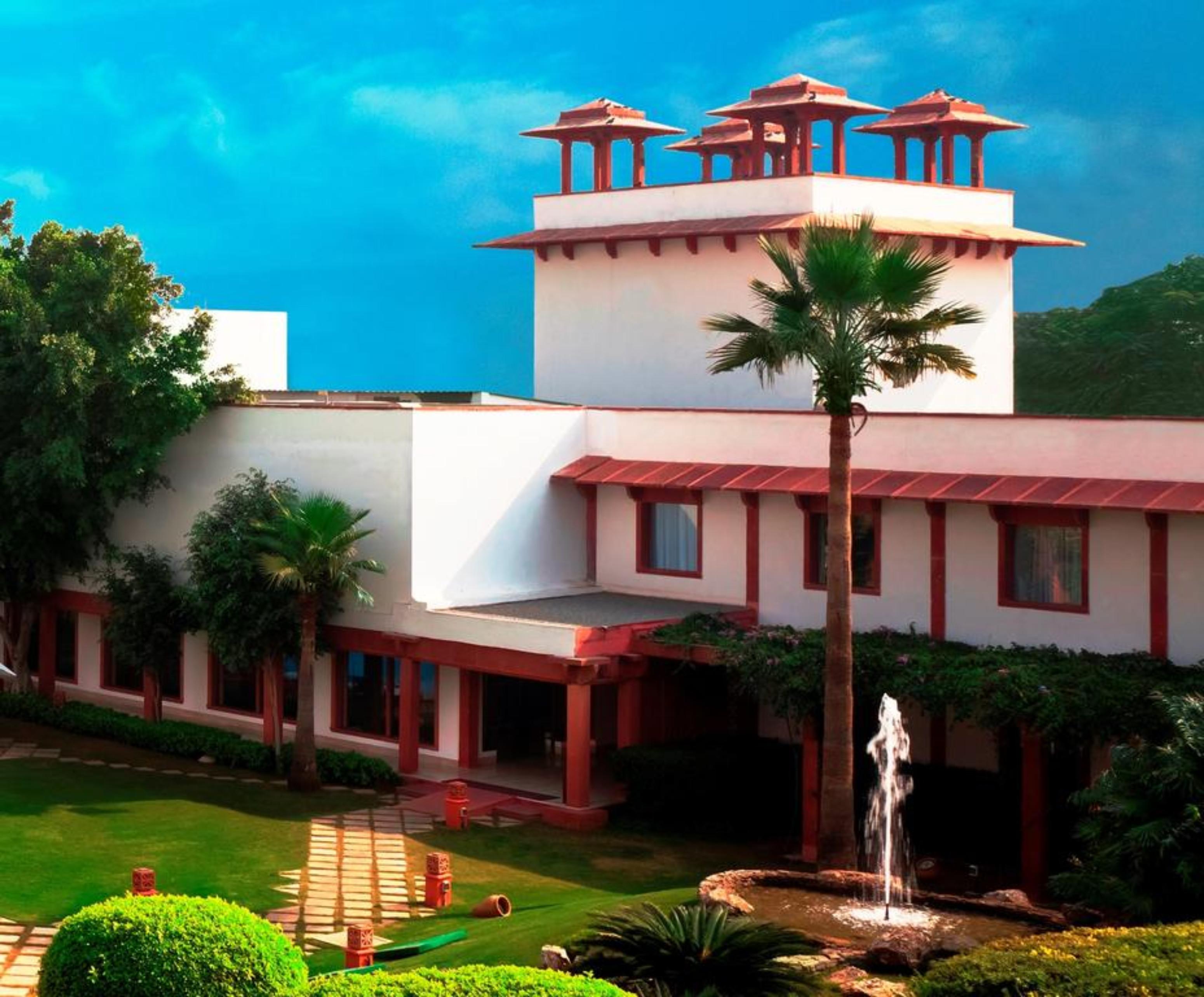 Trident Agra Hotell Agra  Eksteriør bilde The University of Allahabad